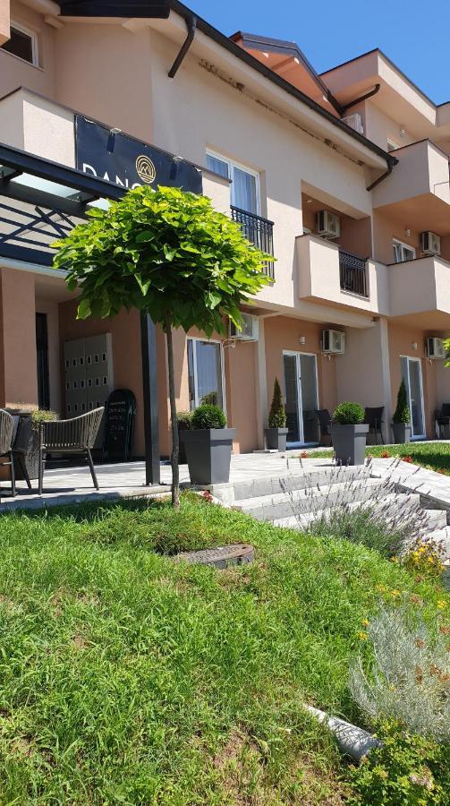 Panorama Apartments Veliko Gradiste Exterior photo
