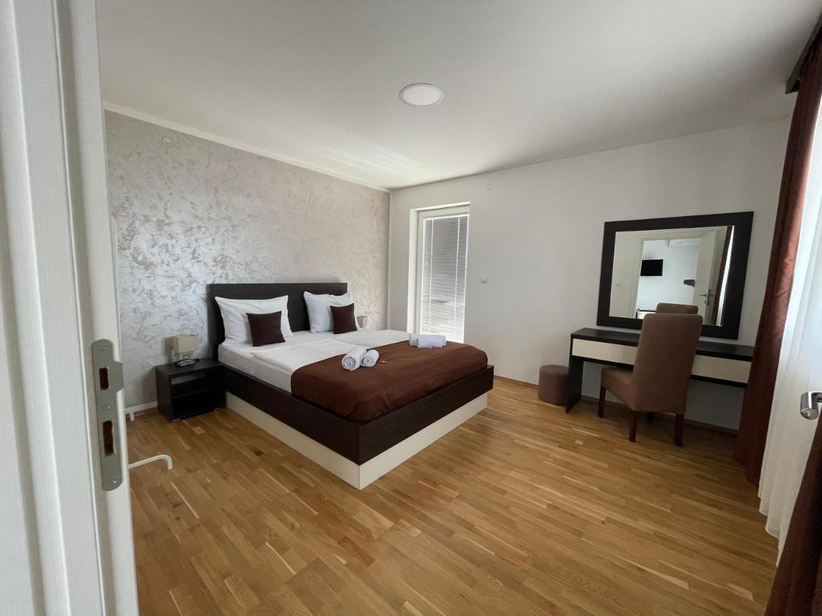 Panorama Apartments Veliko Gradiste Exterior photo
